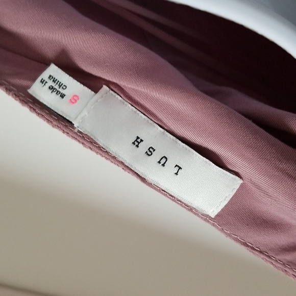 Halter neck Dress - Picture 9 of 9